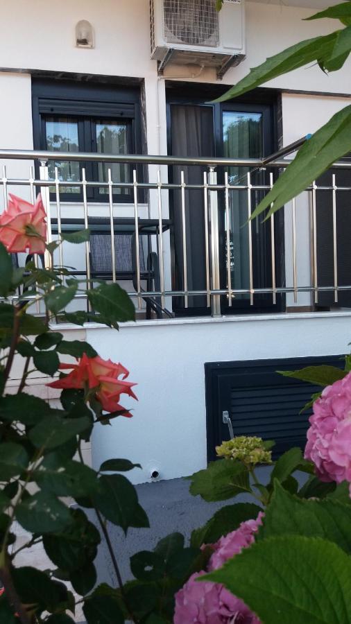 Mama Kitsa Apartment Сарти Екстериор снимка