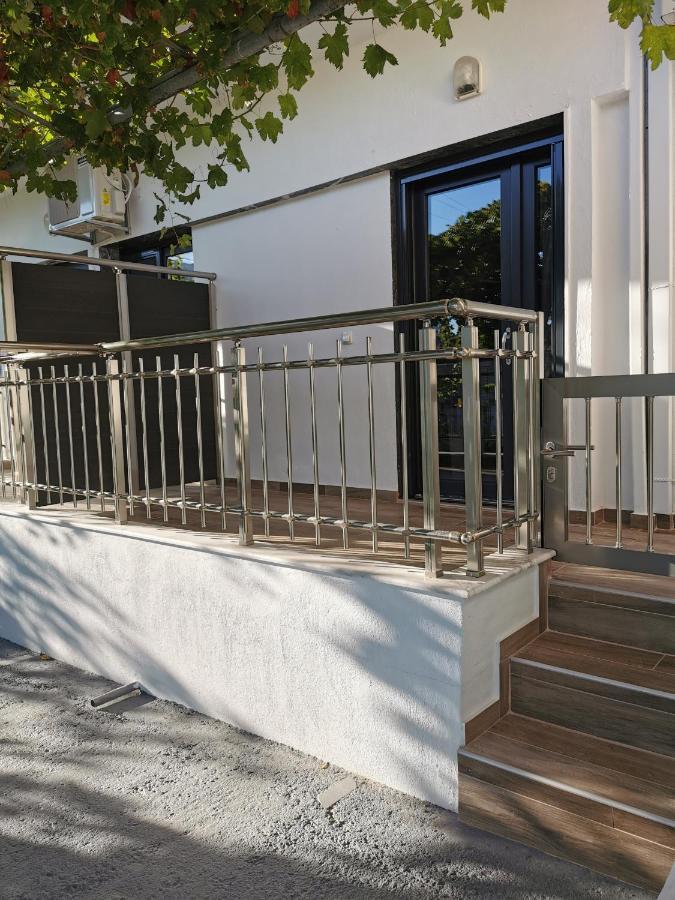 Mama Kitsa Apartment Сарти Екстериор снимка